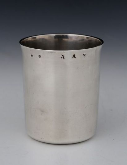 TIMBALE en argent uni 

Epoque Louis XVII

Poinçon...