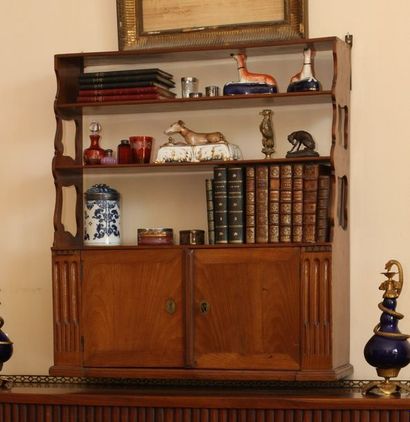 ETAGÈRE D'APPLIQUE 

Fin du XVIIIème Siècle

Acajou...
