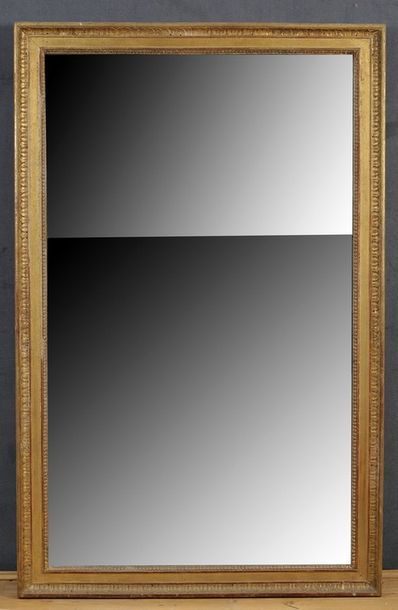 MIROIR 

Epoque Empire

Bois et stuc doré...