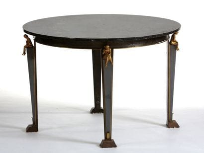 TRAVAIL DE DÉCORATEUR Circa 1940/1950, dans...