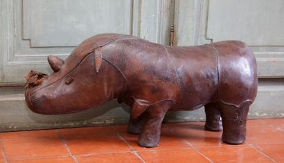 Attribué à Dimitri OMERSA (XXème Siècle)

Rhinocéros

Cuir...