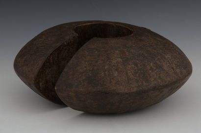 TUTSI RWANDA Important bracelet d'archer...