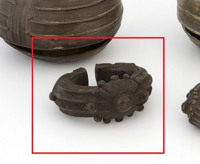 DAN CÔTE D'IVOIRE Beau bracelet en bronze,decors...