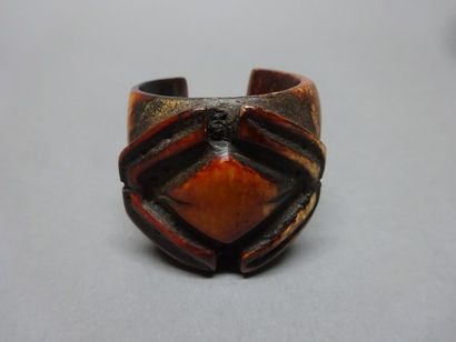 BAMILEKE CAMEROUN Bague d'homme en ivoire...