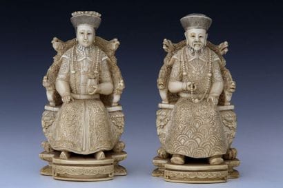 CHINE Début XXème Siècle 

PAIRE DE DIGNITAIRES...