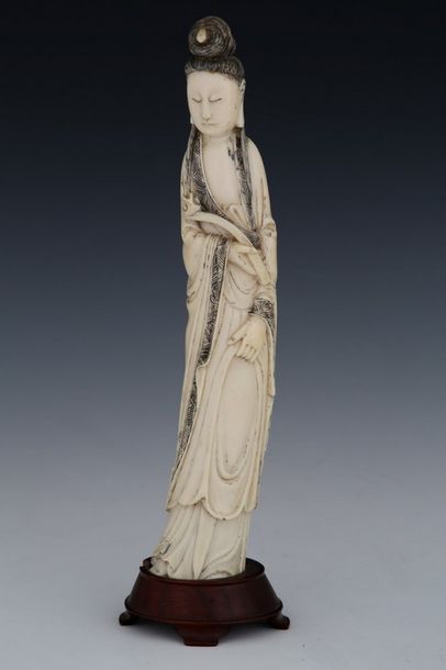 CHINE DEBUT DU XIXème Siècle 

GUANYIN en...