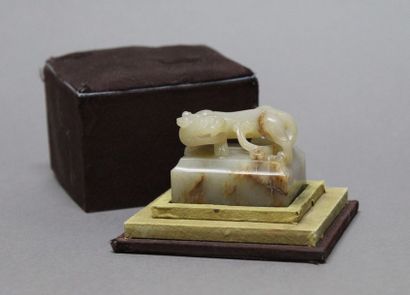 CHINE 

ELEGANT CACHET DE LETTRE en jade...