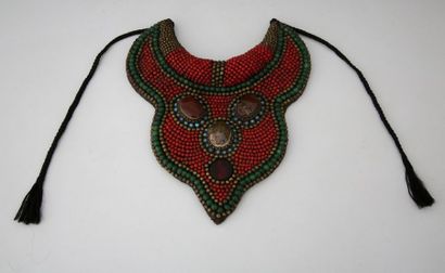 TIBET XXème Siècle

PECTORAL en forme de...