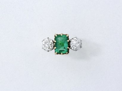 419/ Bague en or 750 et platine 850 millièmes...