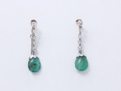 435/ Paire de pendants d'oreilles en or 750...
