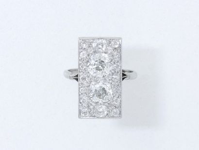 Bague en platine 850 millièmes, son plateau...