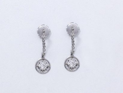 Paire de pendants d'oreilles en platine 850...