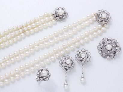 Parure en or gris 750 millièmes composée...