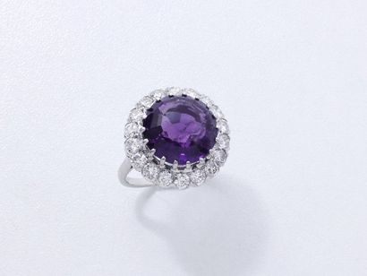 Bague en platine 850 millièmes décorée d'une...