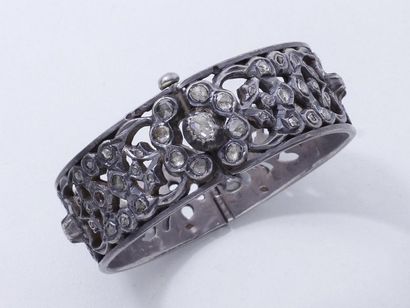 Bracelet jonc ouvrant en argent 800 millièmes...