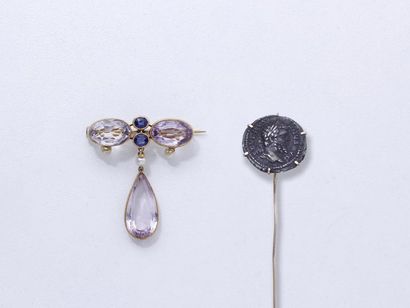 Lot en or 750 millièmes composé d'une broche...