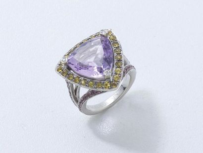 MAUBOUSSIN ''COULEURS DIVINES''

Bague en...