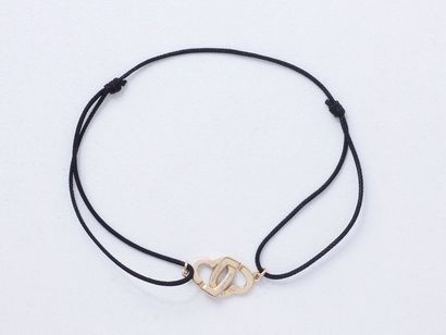 DINH VAN

Bracelet lien agrémenté d'un fermoir...