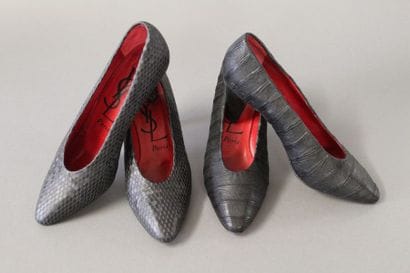 Yves SAINT LAURENT

Lot composé de deux paires...