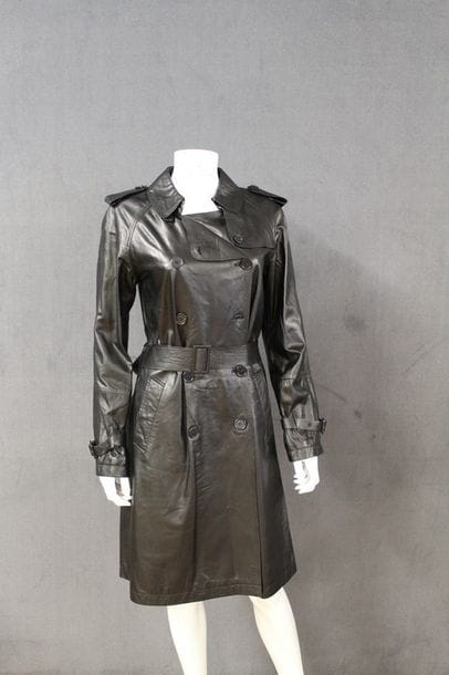 Gérard DAREL

Magnifique trench en cuir agneau...