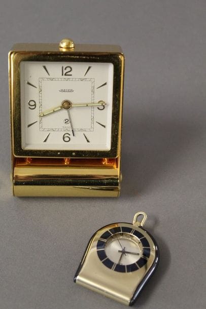 JAEGER LECOULTRE

Lot composé d'une pendule...