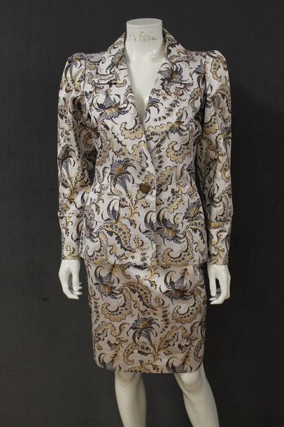 Yves SAINT LAURENT rive gauche

Ensemble...
