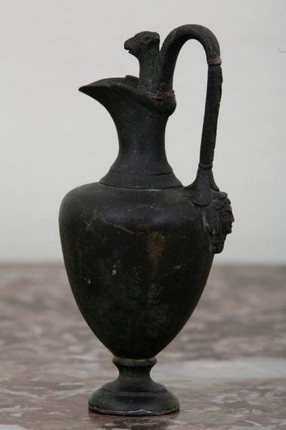 PETITE AIGUIERE Dans le Goût de l'Antique

Bronze...