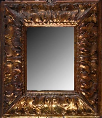PETIT MIROIR 

XVIIème Siècle

Tain au mercure...