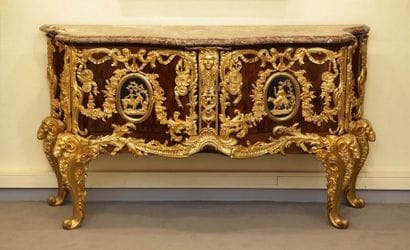 GRANDE COMMODE d'Après le Médailler réalisé...