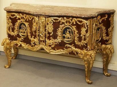 GRANDE COMMODE d'Après le Médailler réalisé...