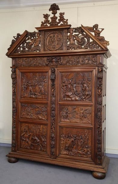 RARE ET BELLE ARMOIRE DIT DE SUMENE 

Bas...