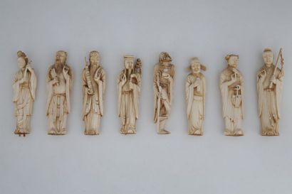 SUITE DE HUIT SUJETS représentant les immortels

Chine...