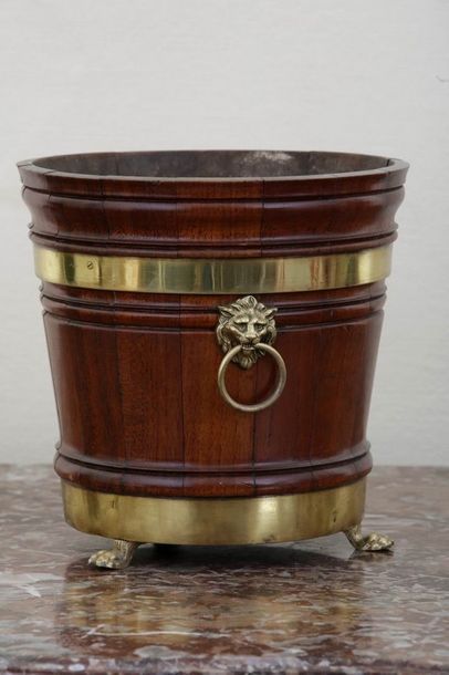 CACHE-POT OU RAFRAICHISSOIR

Angleterre Epoque...