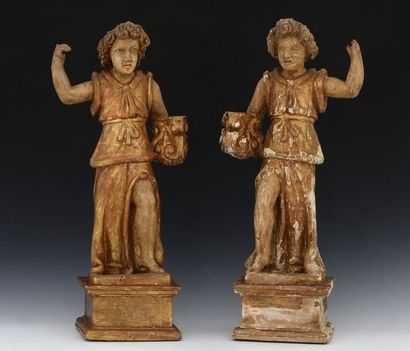 PAIRE DE GRANDES STATUETTES D'ANGES anciennement...