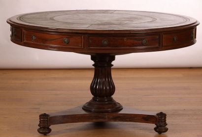 GUERIDON DE BIBLIOTHEQUE (Library table)

Angleterre...