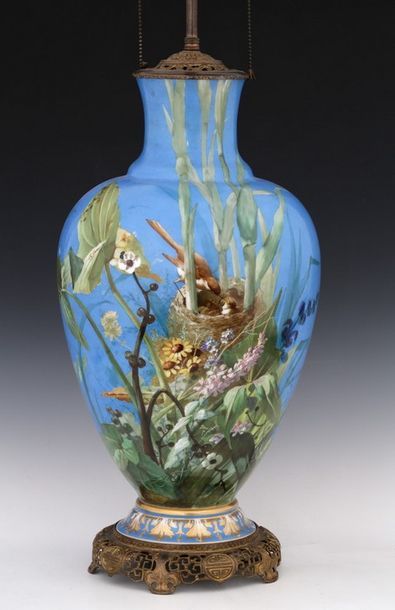 GRAND PIED DE LAMPE A HUILE

Epoque 1860-1880...