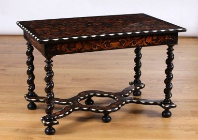 TABLE A ECRIRE

Style Louis XIII - Seconde...