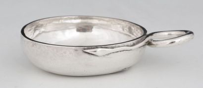 TASSE A VIN

en argent uni, gravée sur le...