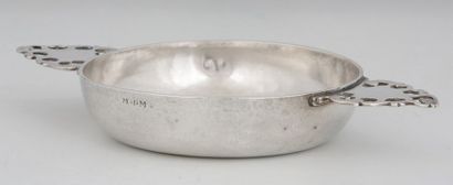 ECUELLE en argent uni 

Gravée 