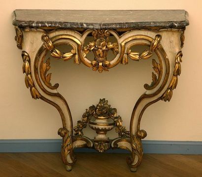 PETITE CONSOLE D'APPLIQUE 

Epoque Louis...