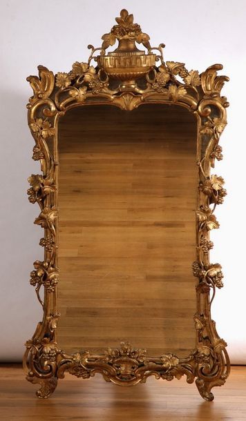 GRAND MIROIR A PARECLOSES

Provence XVIIIème...