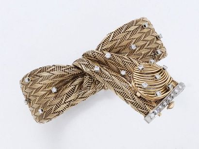 SULLY

Montre bracelet de dame en or 750...