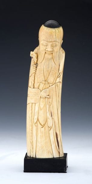 CHINE Dynastie Ming (1368-1644)

IVOIRE sculpté...