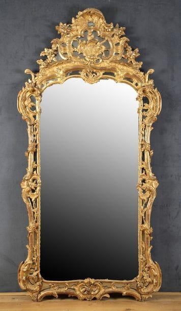 GRAND MIROIR à parecloses Epoque Louis XV

Encadrement...