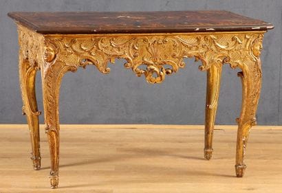 CONSOLE Epoque Régence

Bois sculpté et doré

Riche...
