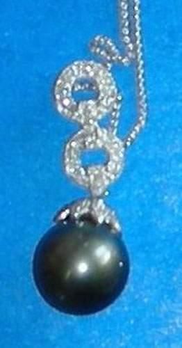 Pendentif en perle noire de Tahiti, avec...