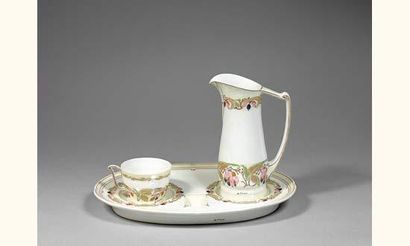 Georges De FEURE. Nécessaire à chocolat en...