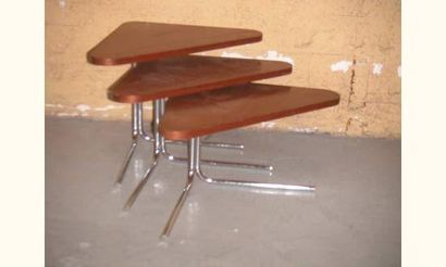 ANONYME vers 1960. Suite de trois tables...