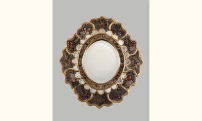 Miroir Ovale. Très beau cadre en bois sculpté...