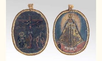 MÉDAILLON pendentif sous verre 
La Cruxifiction...